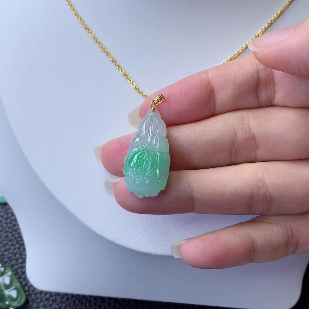 【闪购商品】吊坠(赠链)18K金镶嵌翡翠