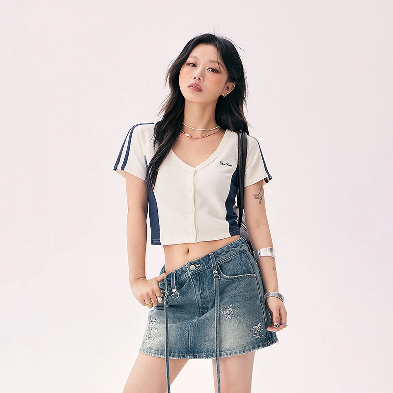 CHUU夏季女装字母刺绣设计撞色拼接短款V领休闲风穿搭外套