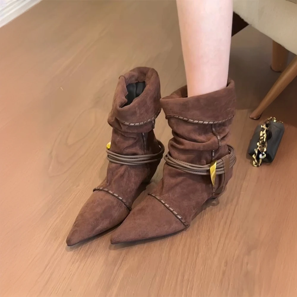 羊皮版西部牛仔靴女美拉德风棕色褶皱金属扣套筒不累脚粗跟堆堆靴