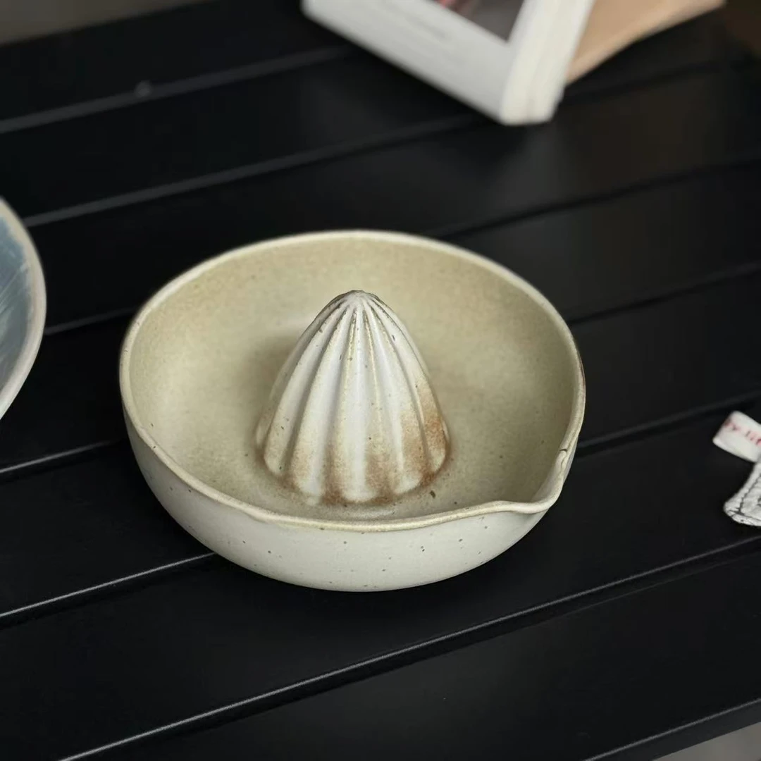 w120 复古陶瓷手动榨汁器窑变麻点引流小碗 微瑕 凑满20发货