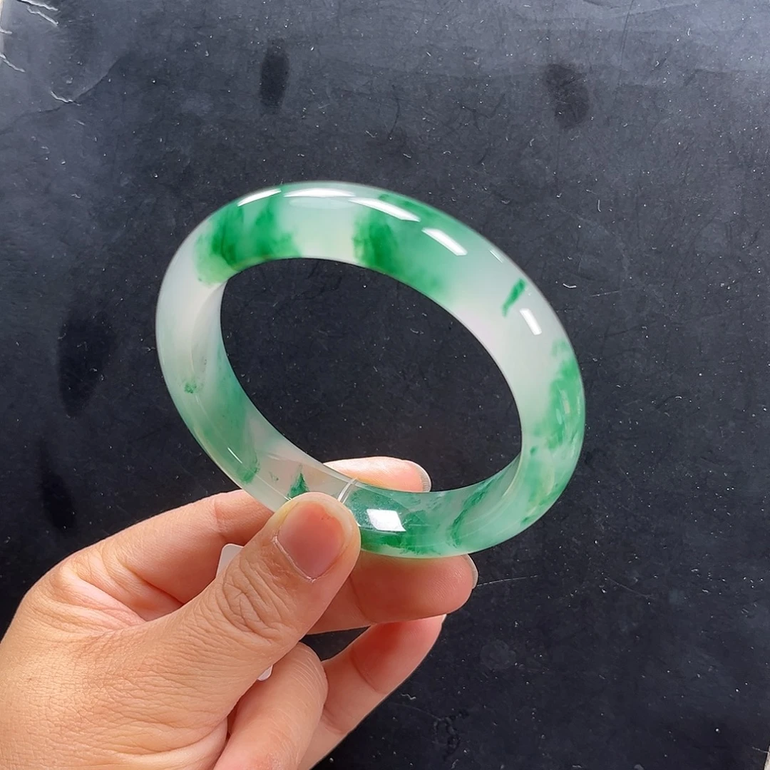 石英质玉未镶嵌手镯