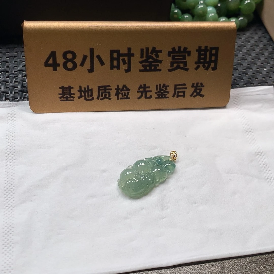 颈饰18K金镶嵌翡翠糖*猴