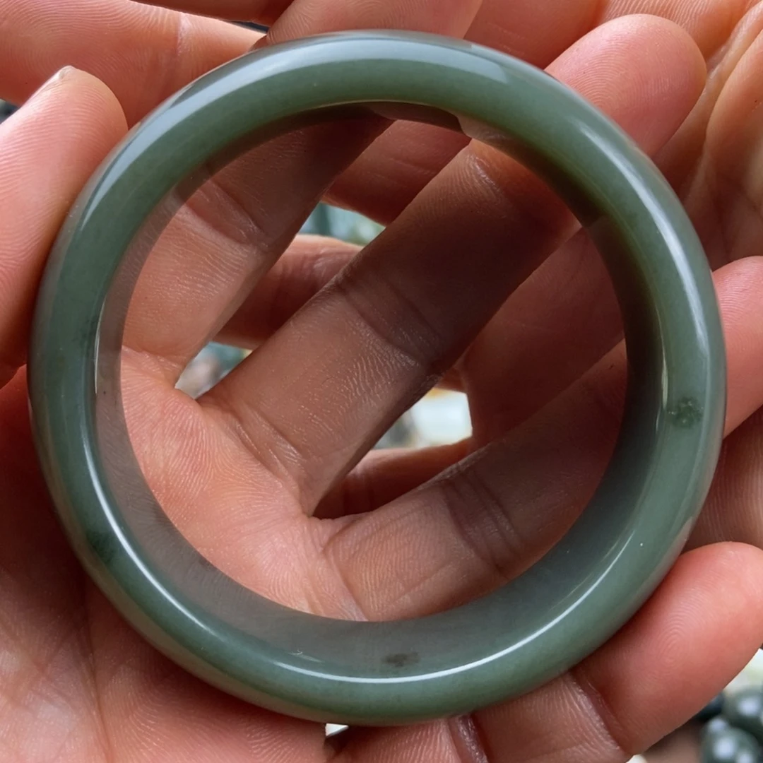 和田玉手镯未镶嵌?*林