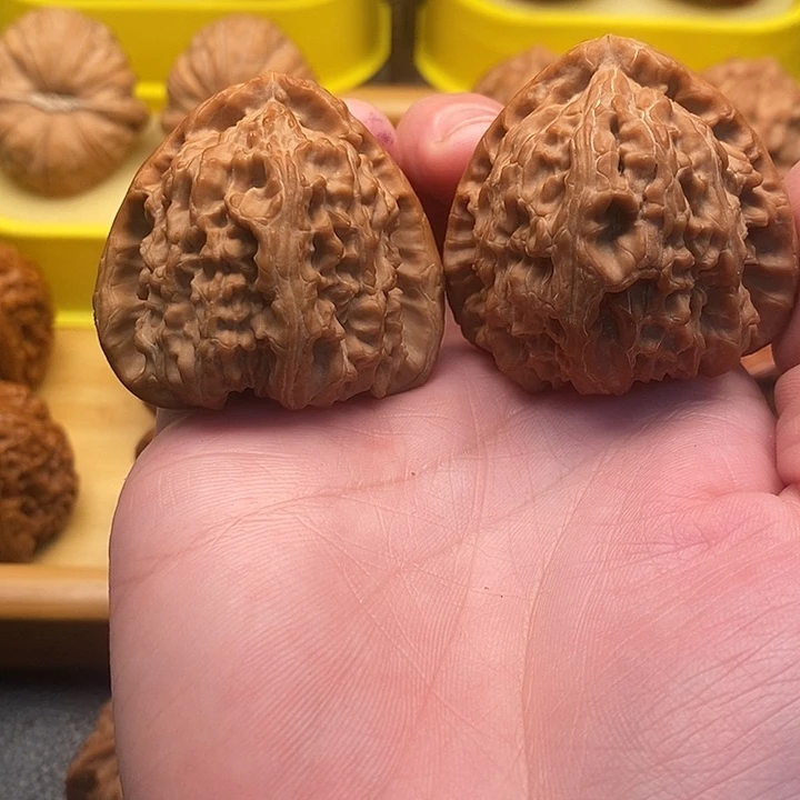 吊坠文玩核桃三角白