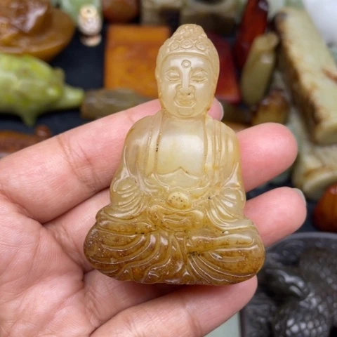 蛇纹石玉未镶嵌颈饰3