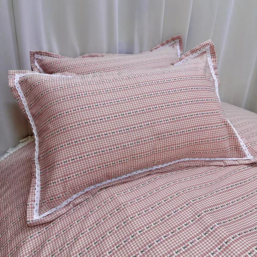 小韩粉-粉色花边长绒棉48*74枕套一对