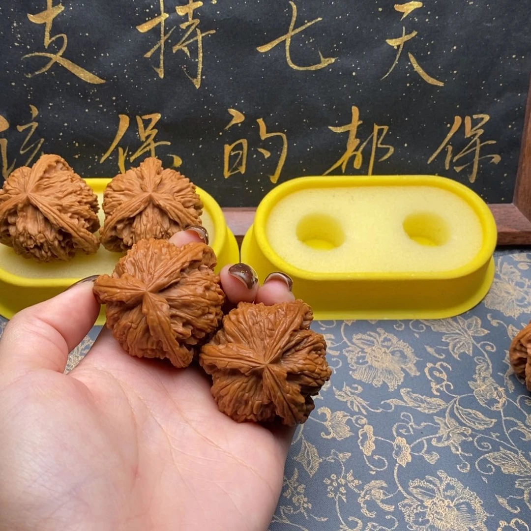 吊坠文玩核桃发**了白狮子
