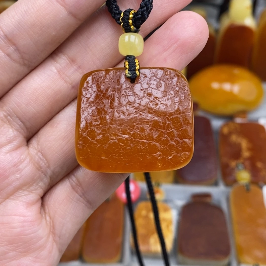 琥珀未镶嵌珠宝奇石