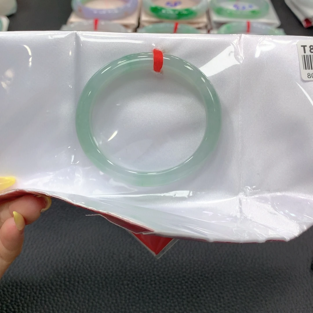 翡翠手镯未镶嵌翡翠