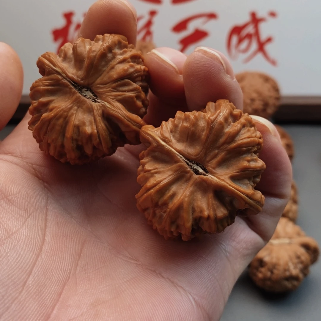 把件文玩核桃三角白39x42x36同尺全品