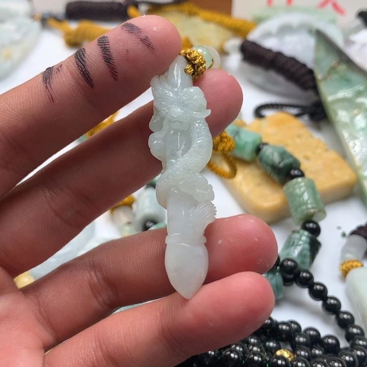 颈饰未镶嵌翡翠保真天然a货翡翠
