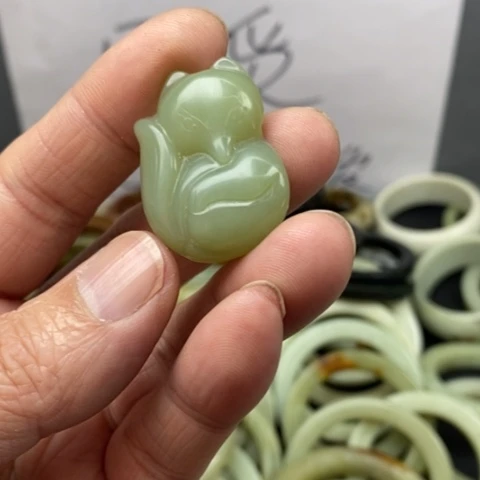 蛇纹石玉未镶嵌手镯粒*