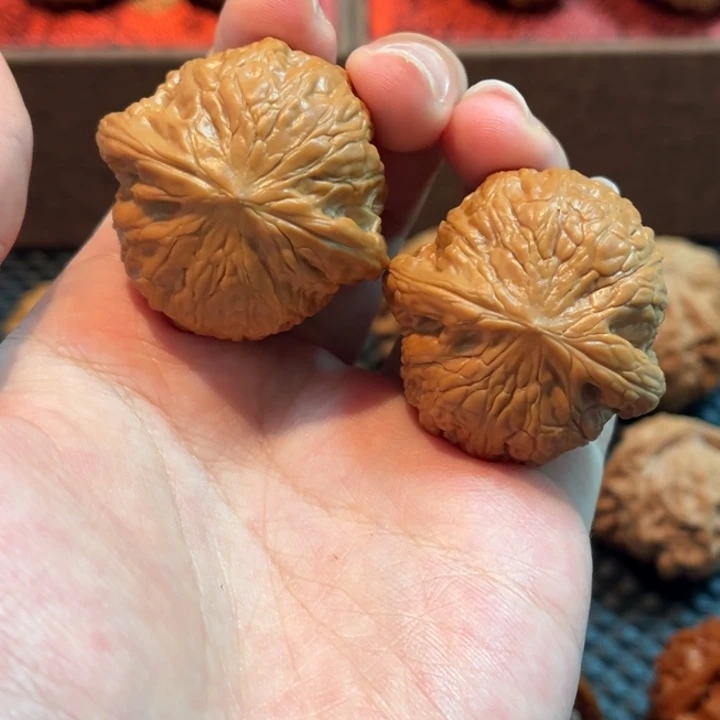 文玩核桃吊坠铁锤