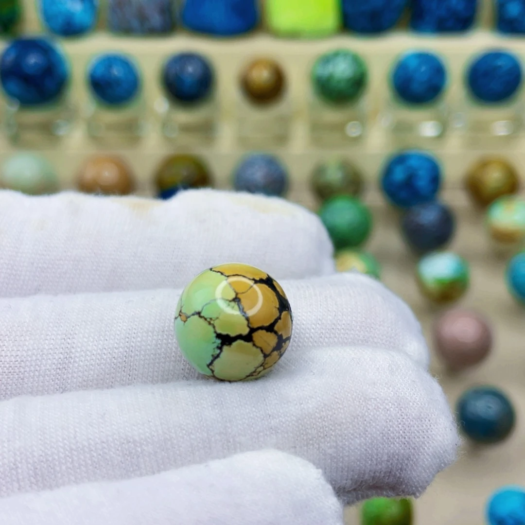 未镶嵌绿松石颈饰