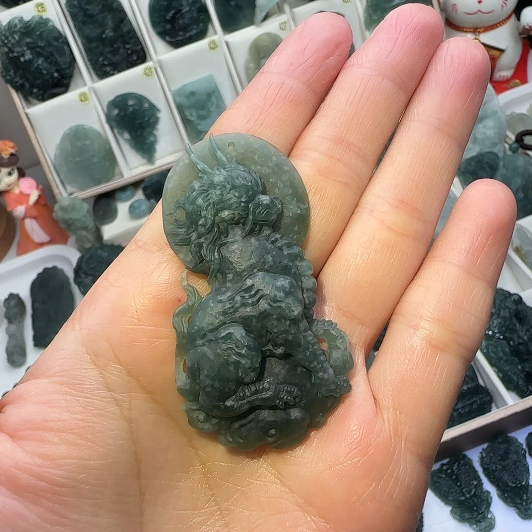 定制翡翠未镶嵌木容珠宝翡翠定制