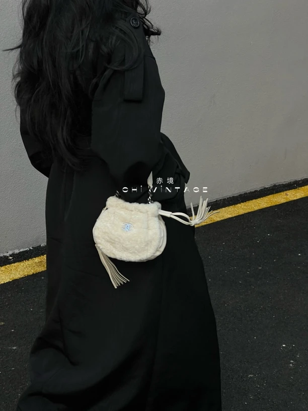 95新 Chanel/香奈儿 6982 白色羊羔毛烧麦手提包mini 03-04