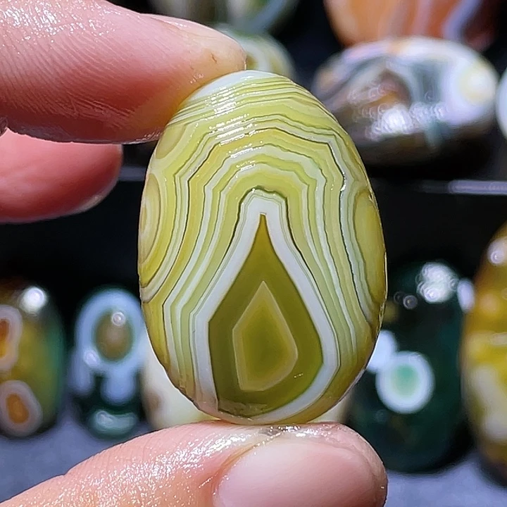 玛瑙/玉髓未镶嵌珠宝奇石