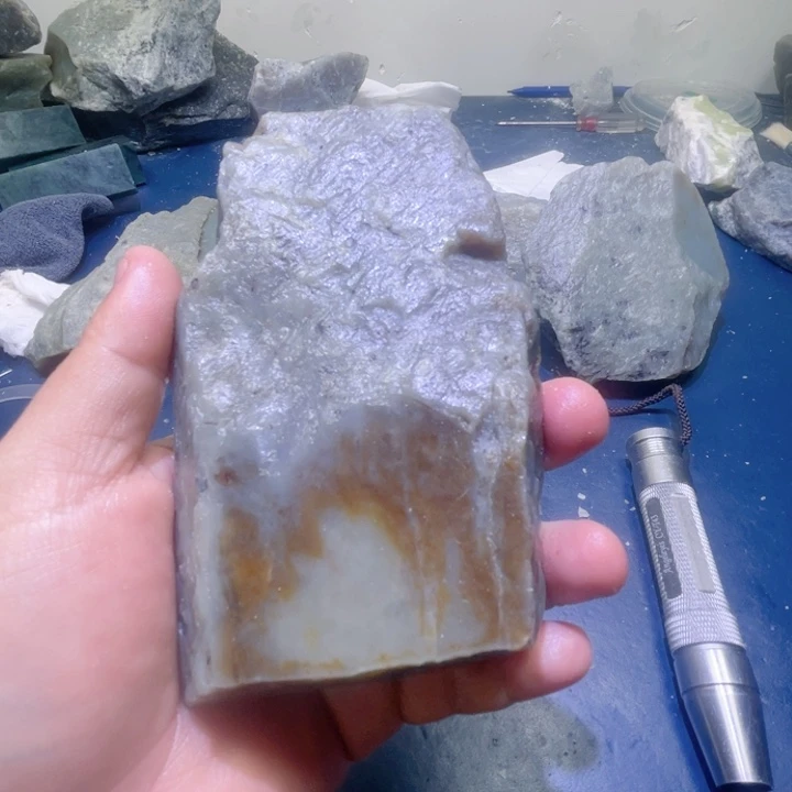 和田玉未镶嵌珠宝半成品