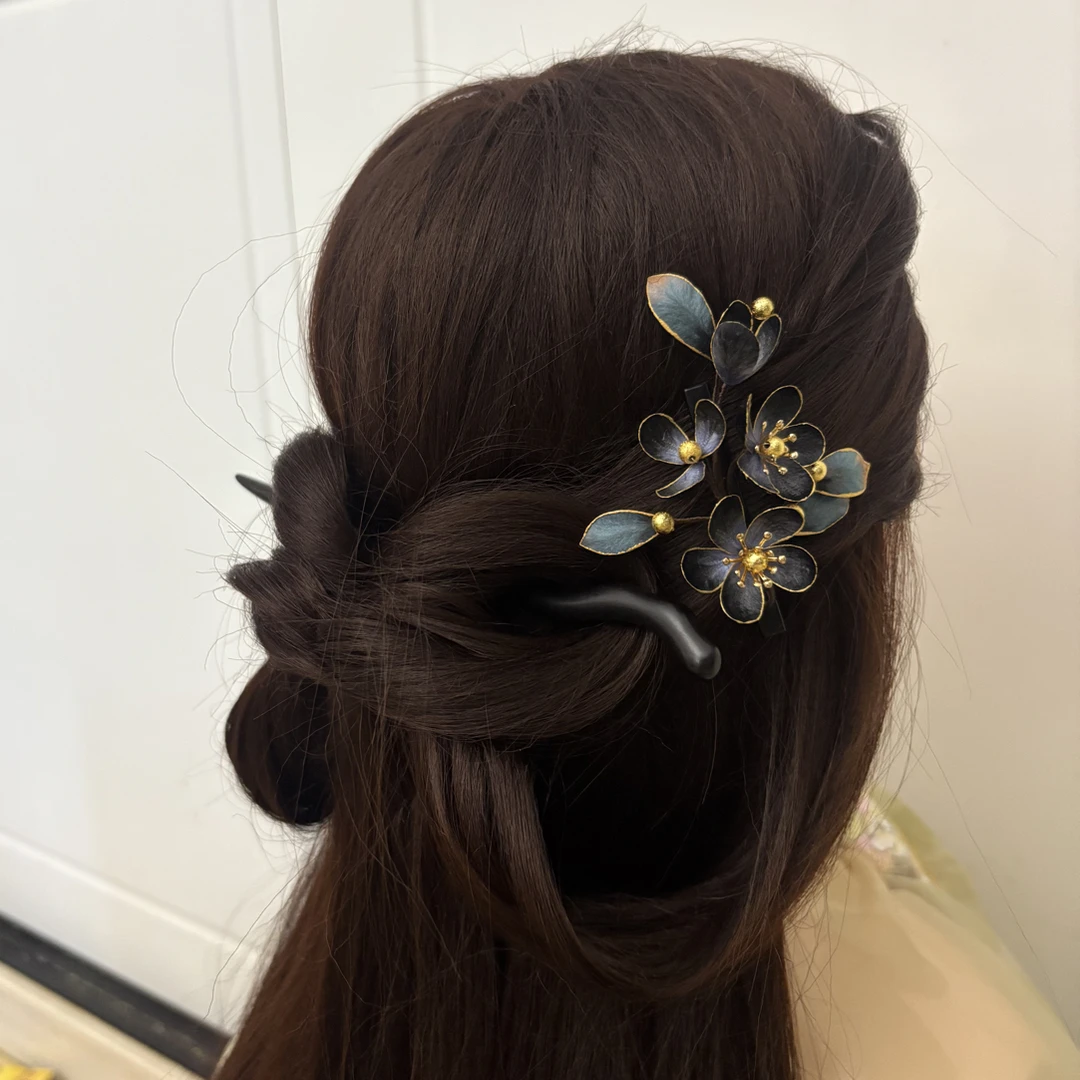 非遗绒花黑金梅花发饰古风手工换主体可联系客服，默认夹子
