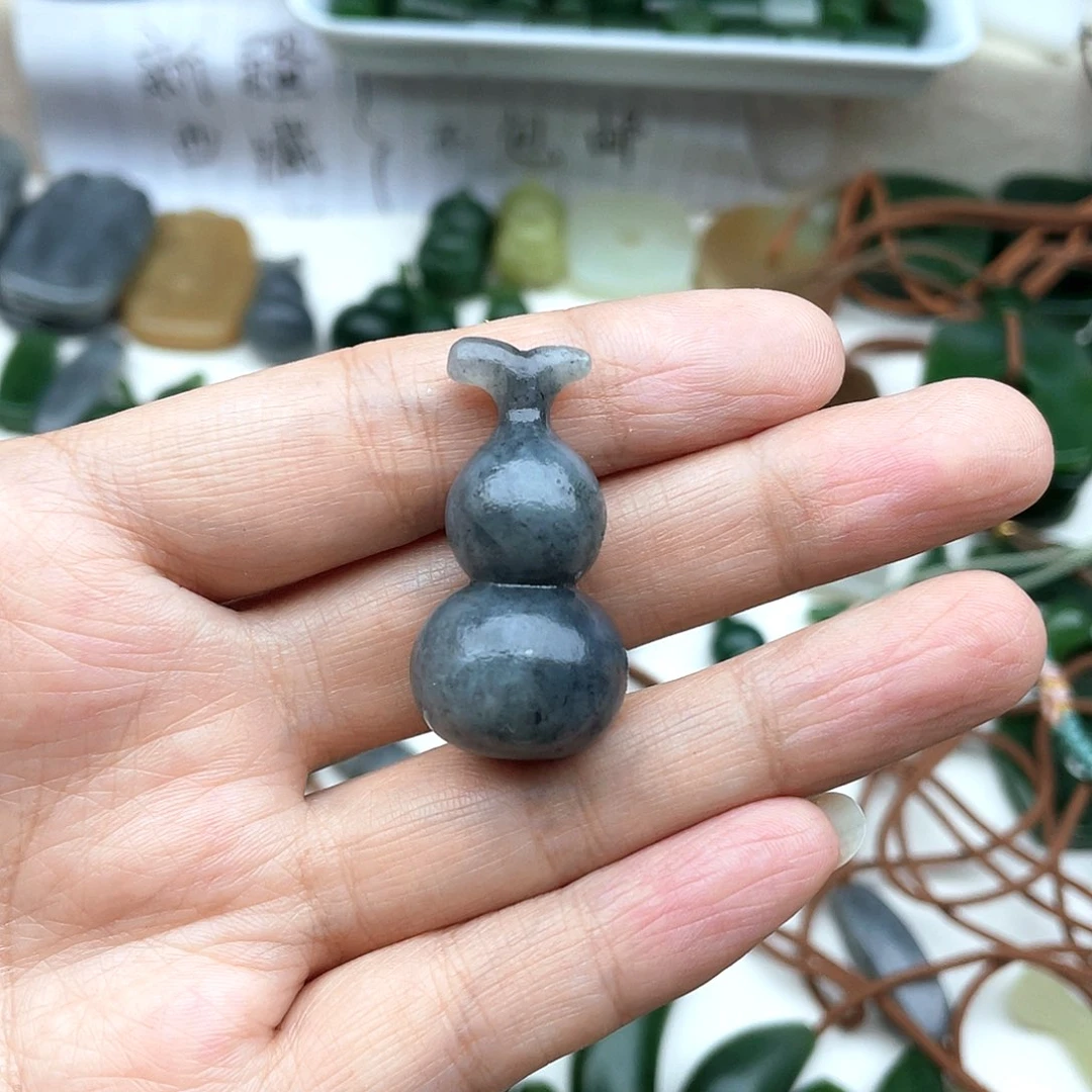 颈饰未镶嵌和田玉冬**阳