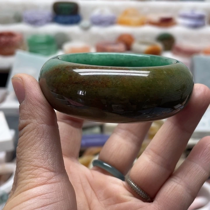 石英质玉未镶嵌定制52面包