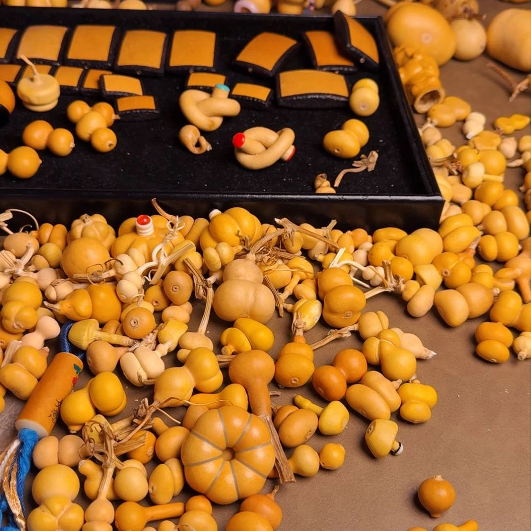 小*俺就知道你们有女朋友啊你