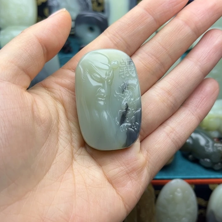 M***W和田玉未镶嵌颈饰