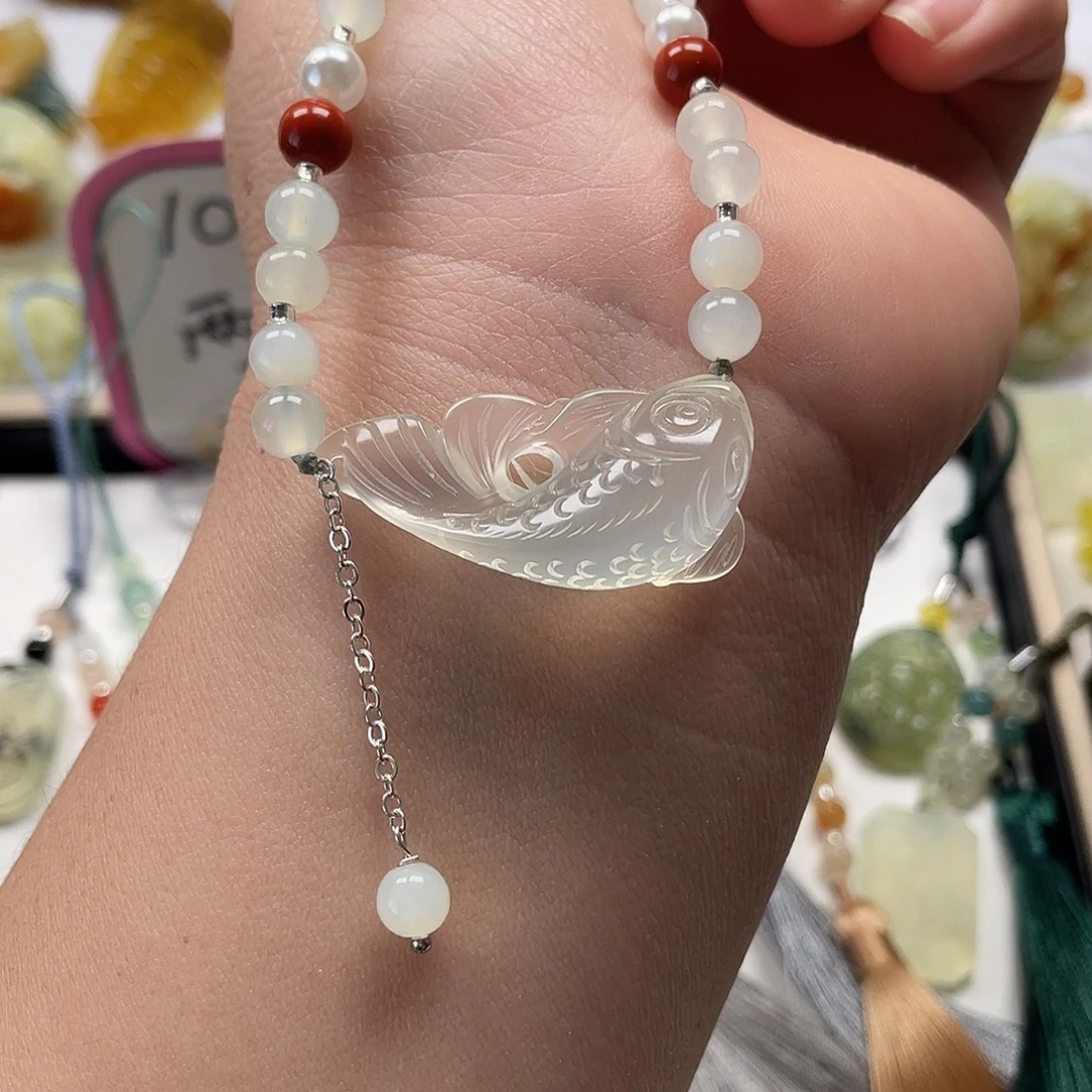 蛇纹石玉未镶嵌颈饰