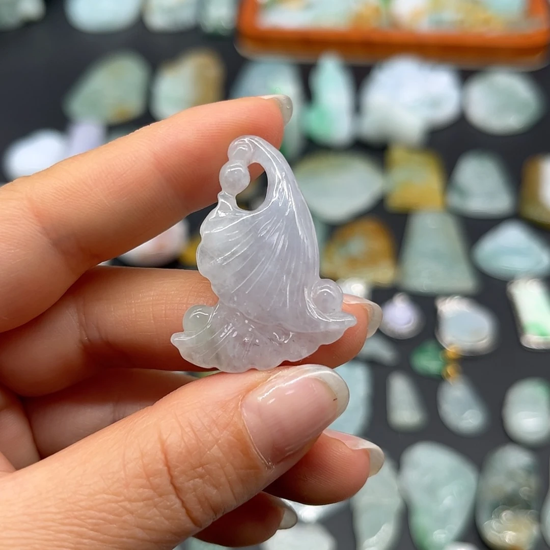 【闪购商品】翡翠颈饰未镶嵌银杏叶