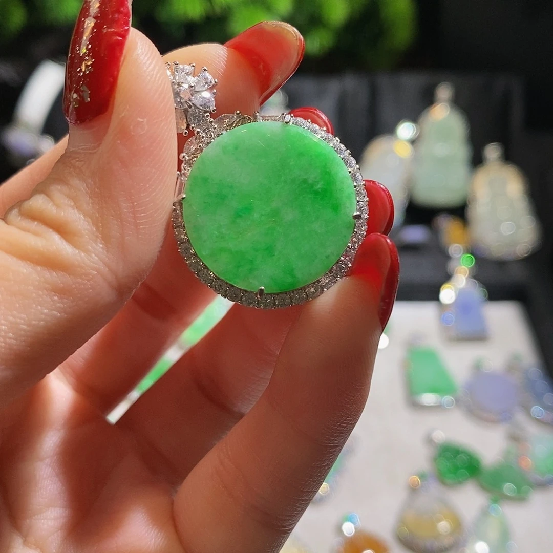 翡翠颈饰银S925镶嵌天然翡翠