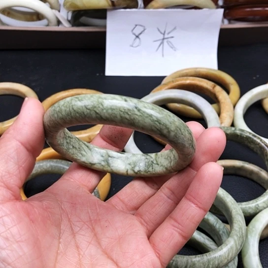 蛇纹石玉手镯未镶嵌汉*包