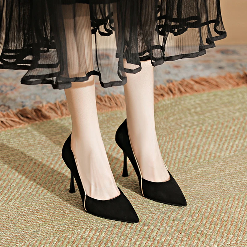 尖头绒面小众职业高跟鞋女大码41一43脚肥宽细跟百搭春秋季单鞋