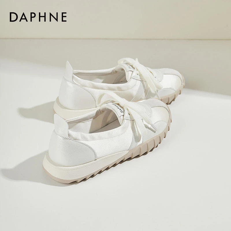 达芙妮平底舒适阿甘鞋百搭上班鞋子女款2025新款爆款复古德训鞋女