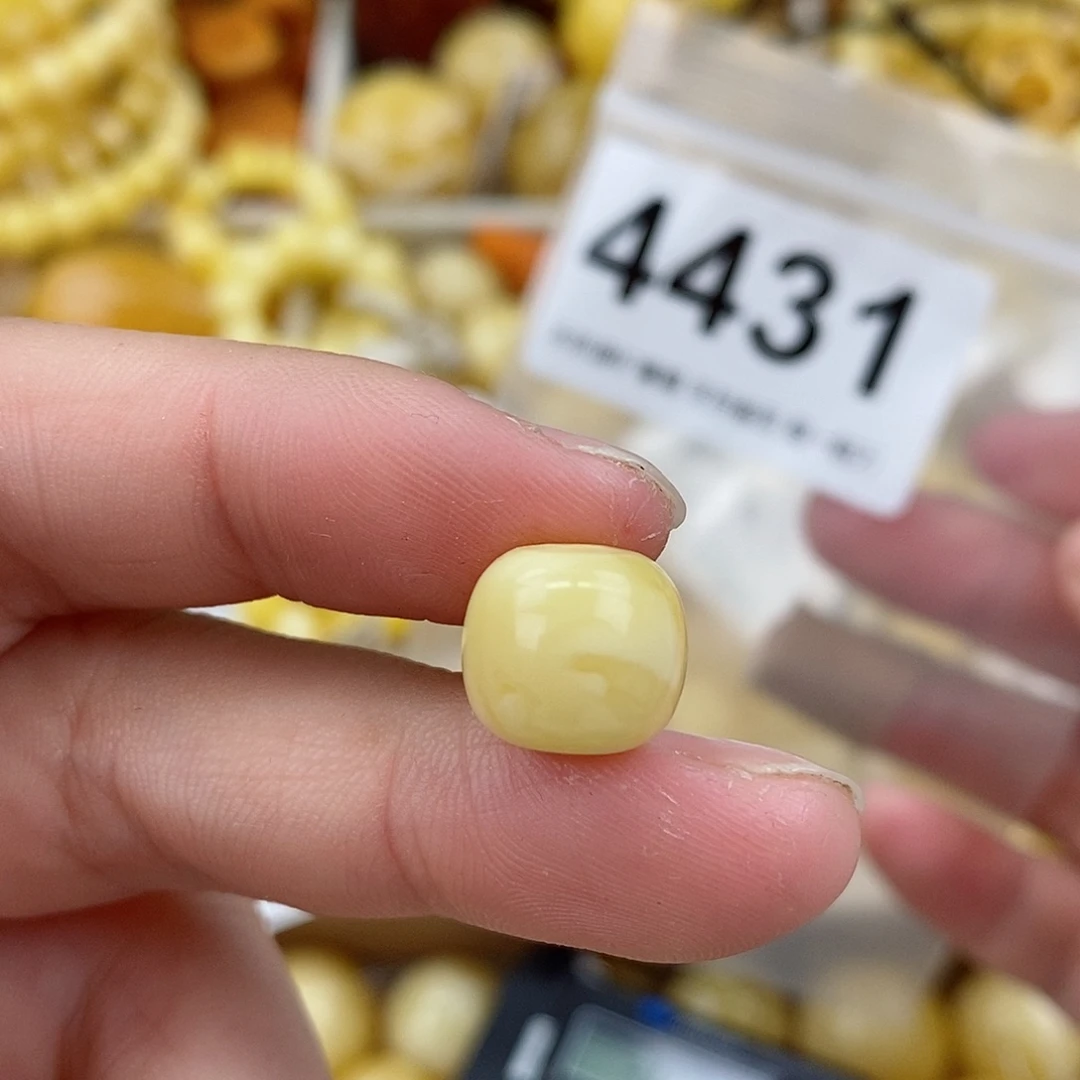 蜜蜡未镶嵌珠宝奇石11.7