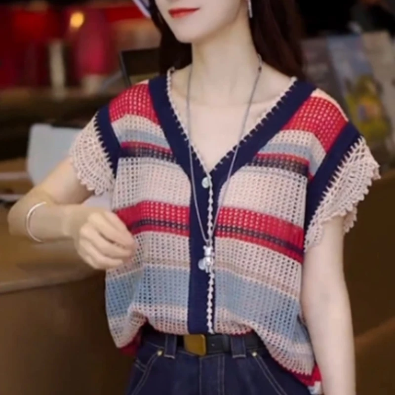 设计感彩色条纹镂空短袖针织衫女夏季时尚百搭显瘦慵懒风t恤上衣