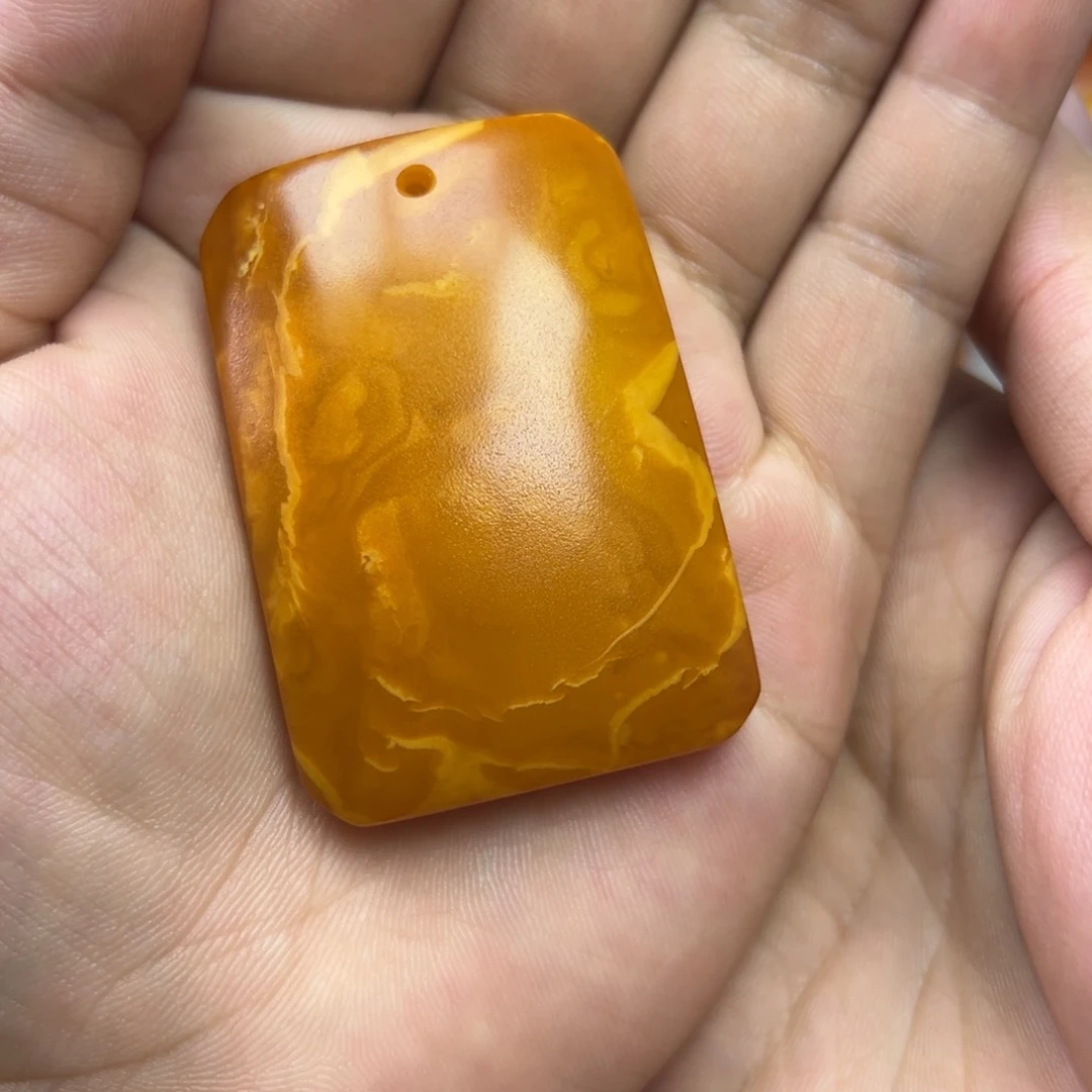 未镶嵌吊坠(不含链)蜜蜡