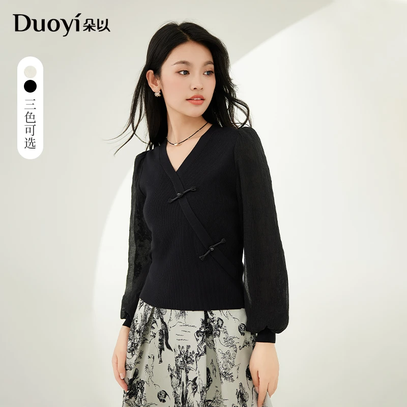 朵以2025春装新款新中式盘扣斜领拼接泡泡袖套头毛织39DC549051