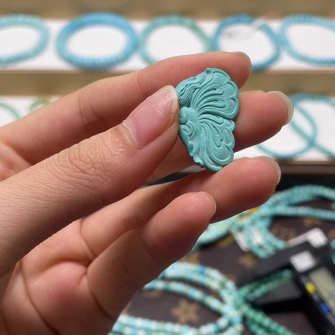 绿松石未镶嵌珠宝奇石