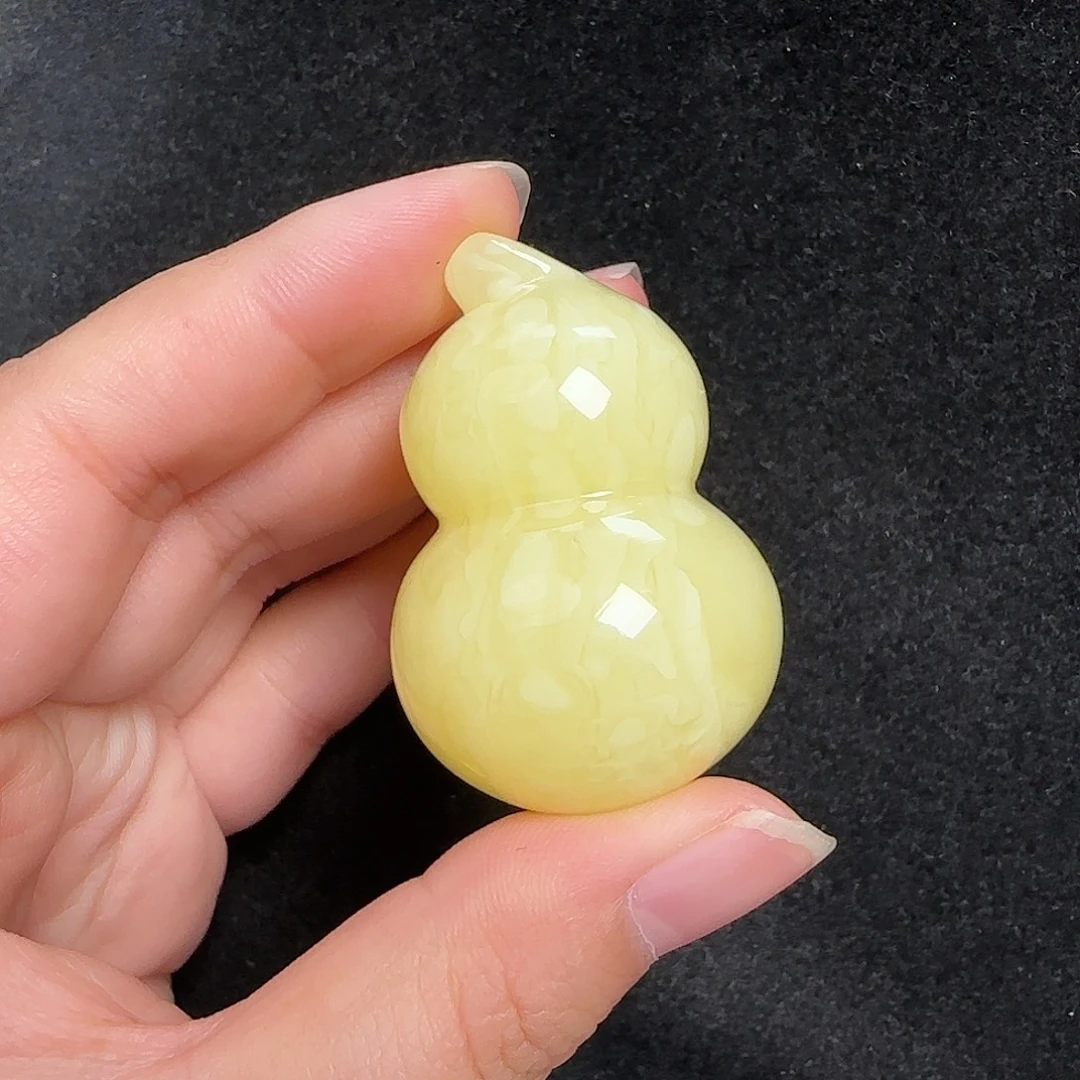 蜜蜡未镶嵌珠宝奇石