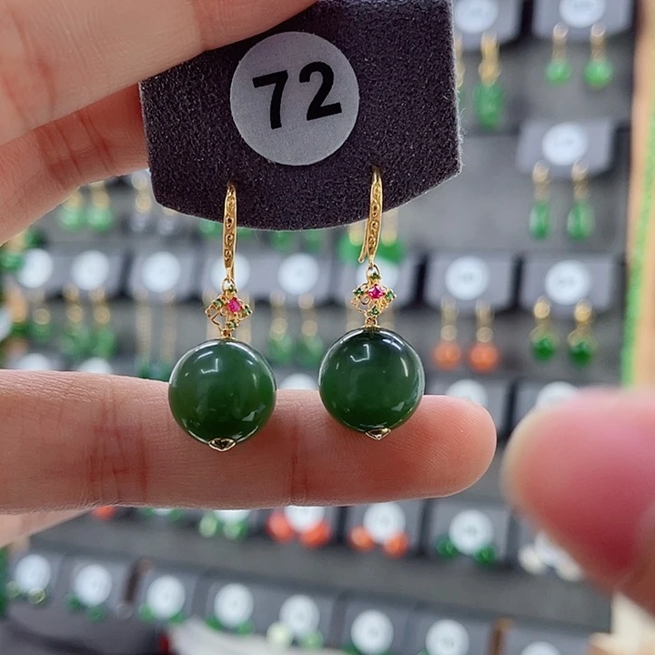 18K金镶嵌和田玉耳饰