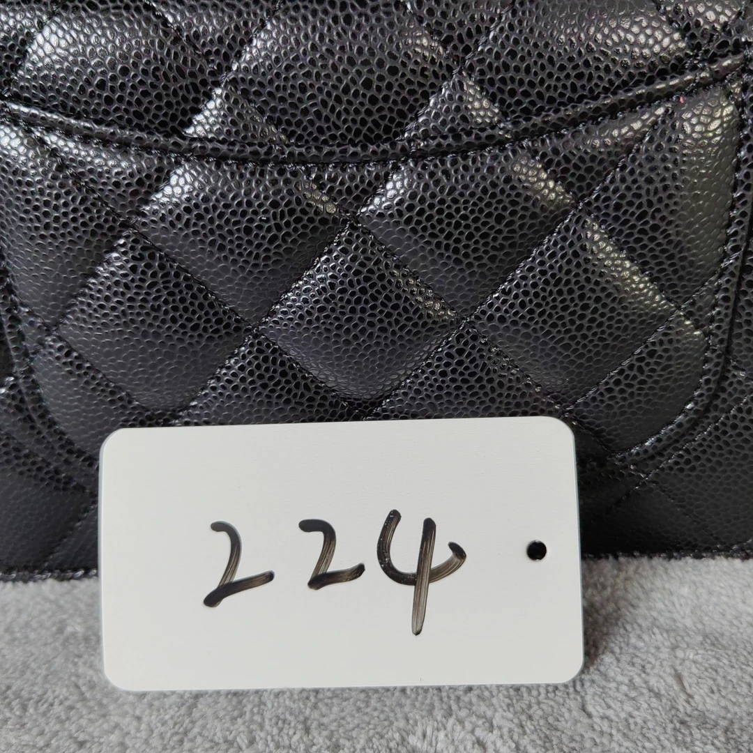 224黑色金扣鱼子酱链条包包