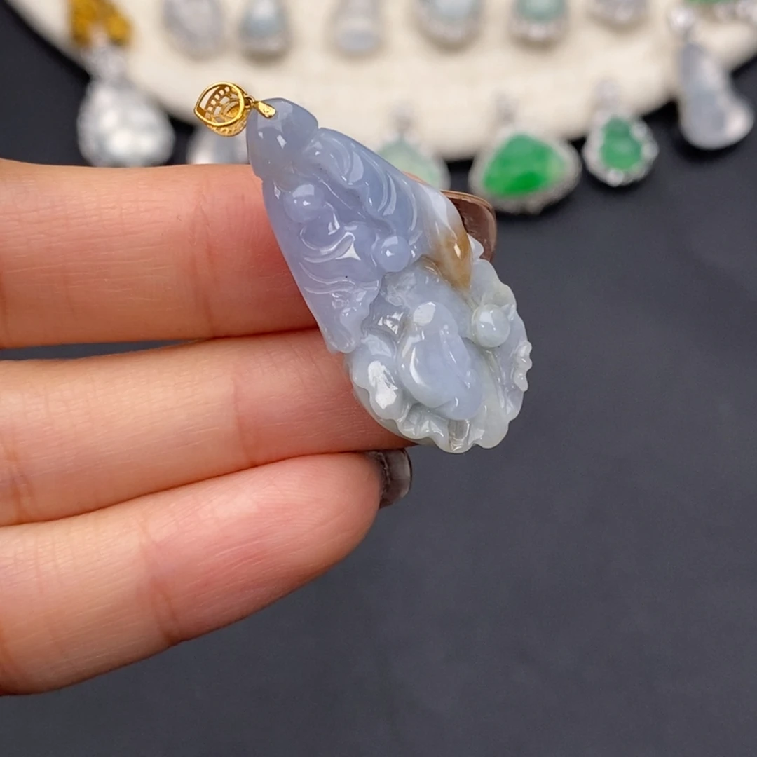 翡翠18K金镶嵌颈饰