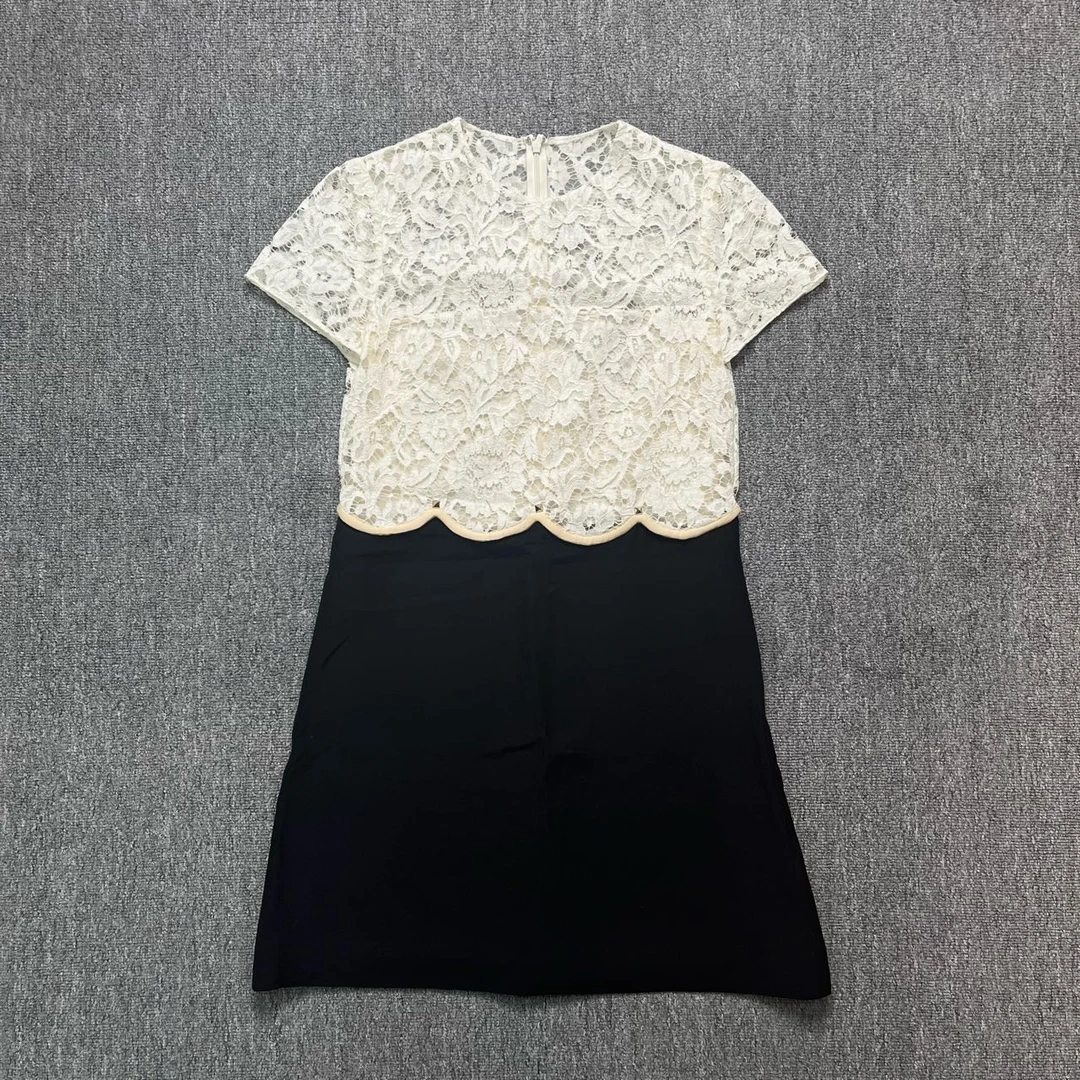 99新 Valentino/华伦天奴 蕾丝铆钉连衣裙/40码/99新/11328