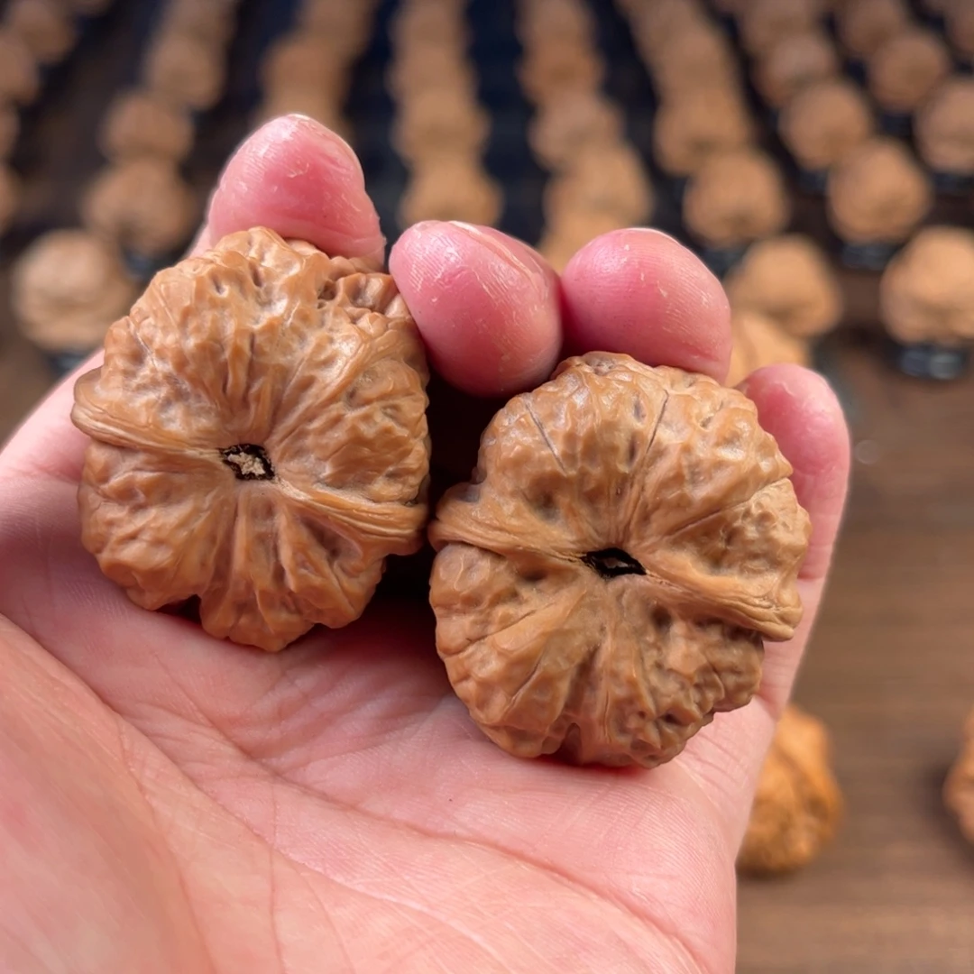 麦***穗文玩核桃吊坠每晚都要看一次你
