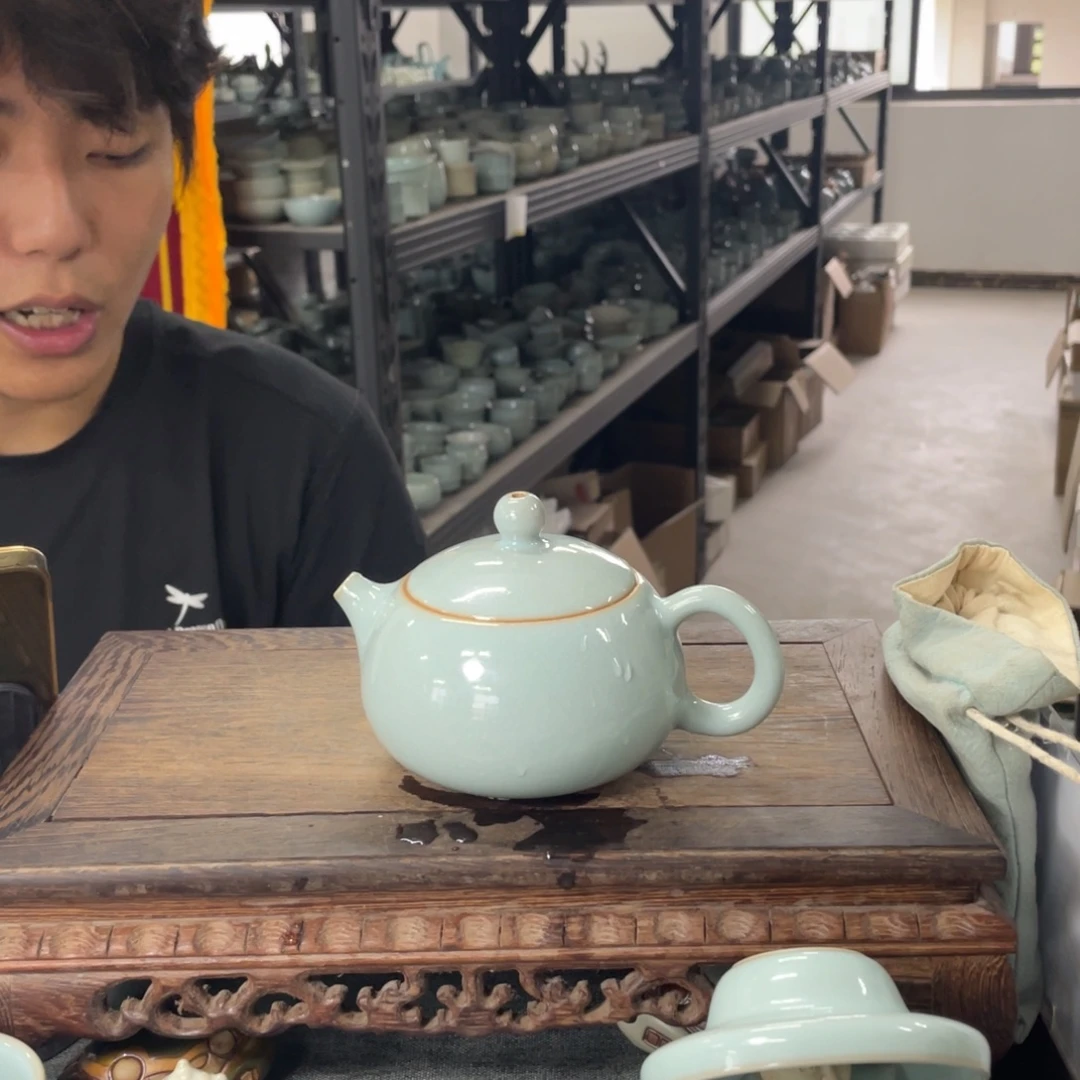 瓷片天青釉明星款西施壶
