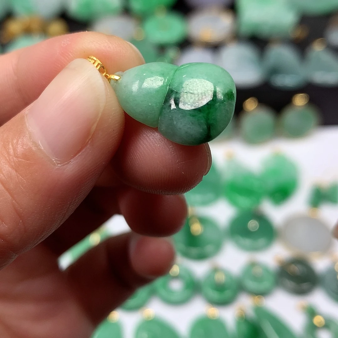 翡翠吊坠(不含链)18K金镶嵌