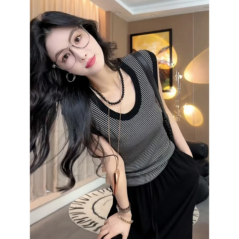 法式高级感气质U领条纹无袖背心女夏季2025新款时尚修身时髦上衣