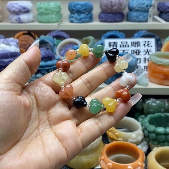 未镶嵌手镯石英岩玉