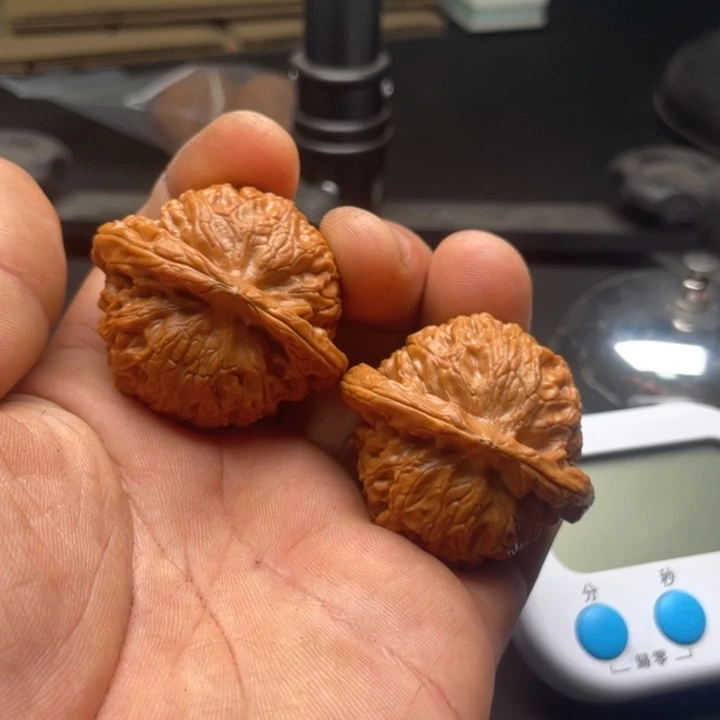 文玩核桃吊坠雕**光宫灯