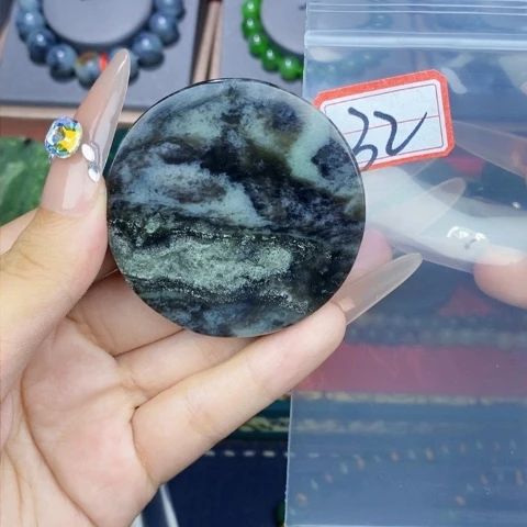 和田玉未镶嵌颈饰小*童